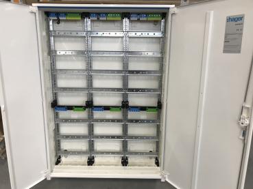 Hager Verteilerschrank mit 3x Verteiler ZU37KS, ZB33S